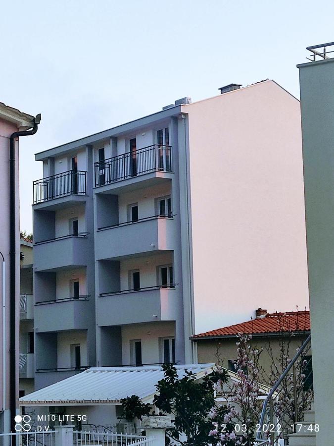 Apartmani Daniela Podgora Exterior foto
