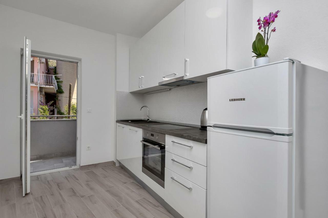 Apartmani Daniela Podgora Exterior foto
